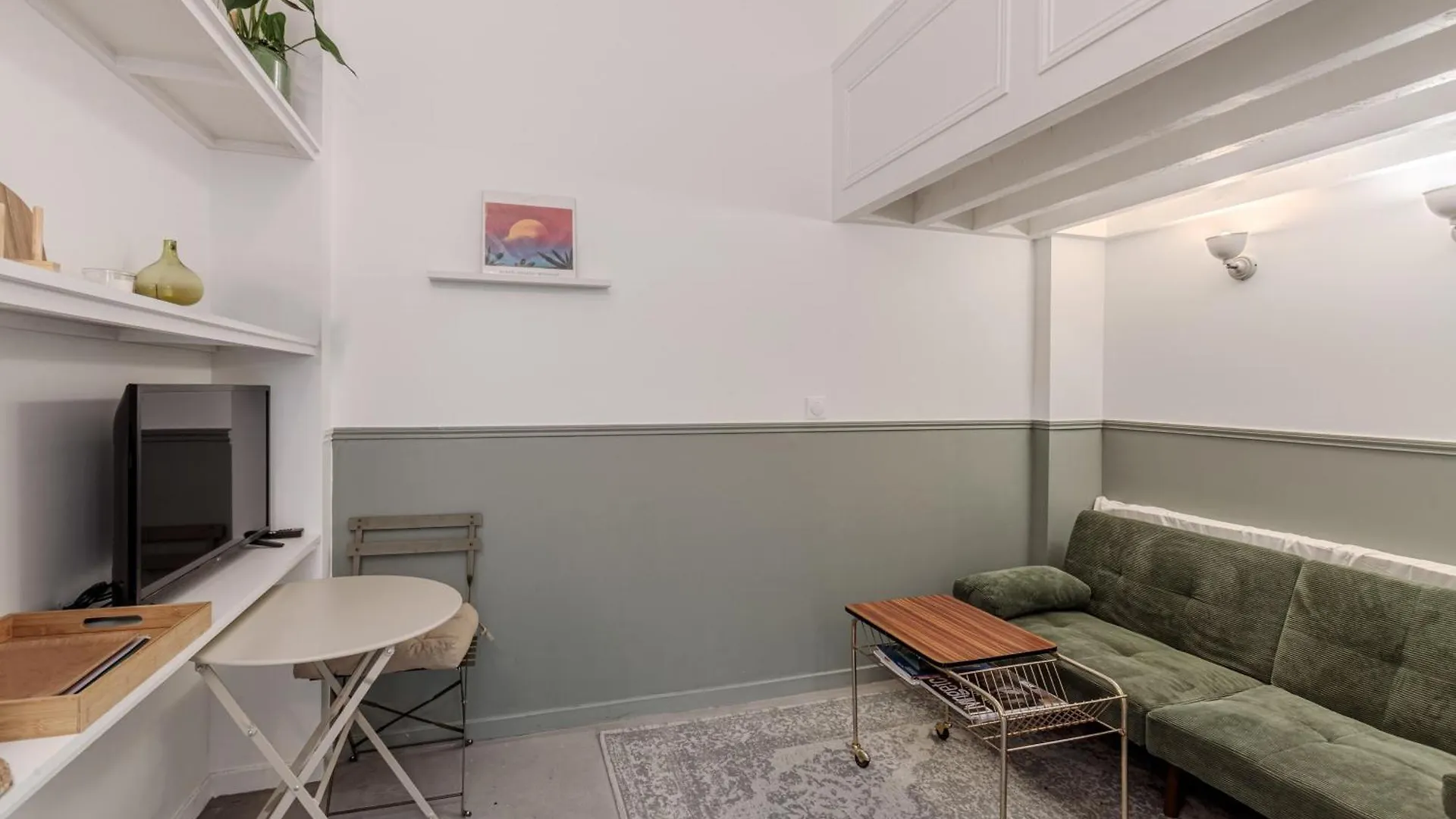 Evangile - Cosy Studio Avec Petite Cour Privee Paris 0*,  France