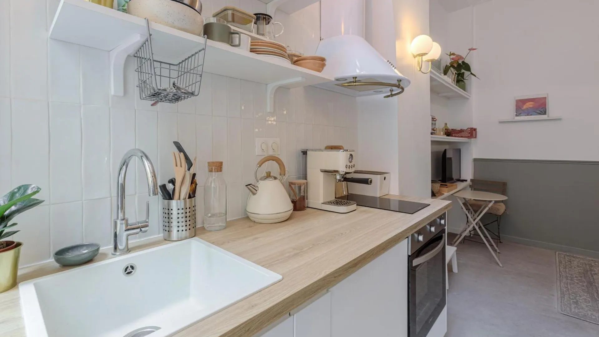 Apartment Evangile - Cosy Studio Avec Petite Cour Privee Paris